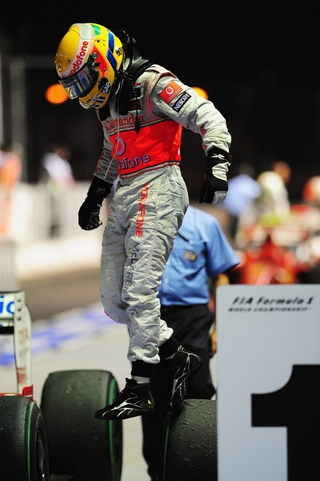 Illustration for article titled 2009 Singapore Grand Prix: Into the Night